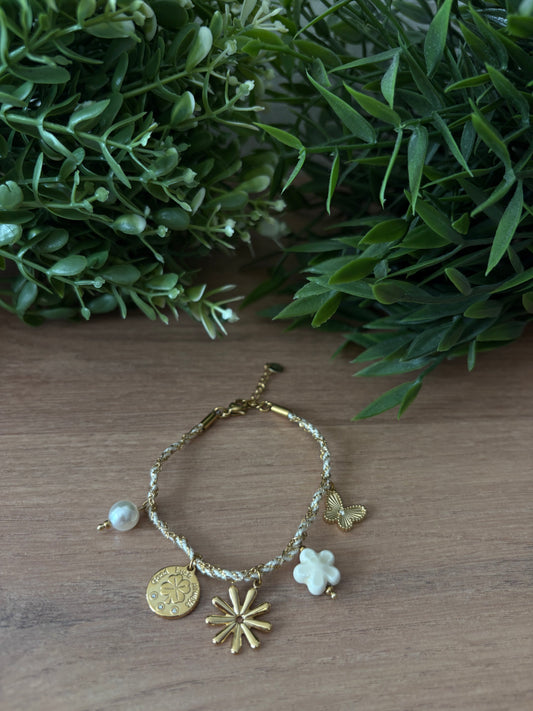 Bracelet doré et corde