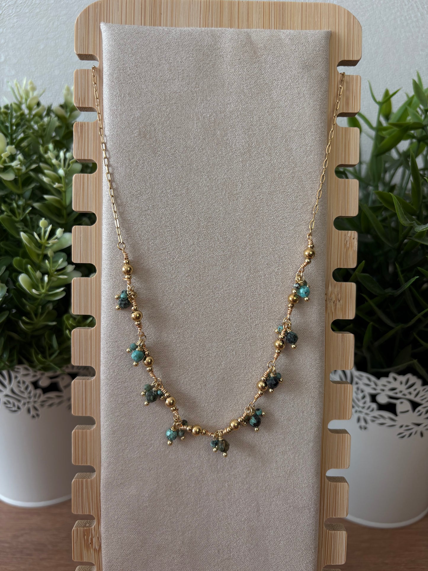 Collier doré et vert