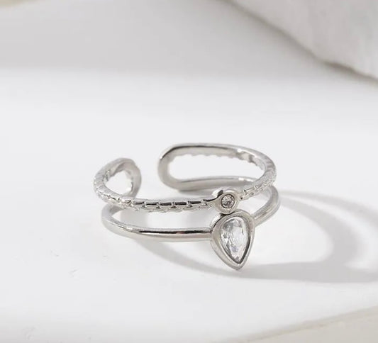 Bague Argentée Large Creuse Avec Strass Goutte Et Petit Rond