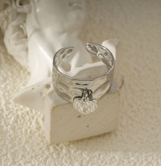Bague Argentée Martelée Avec
Pendentif Cœur