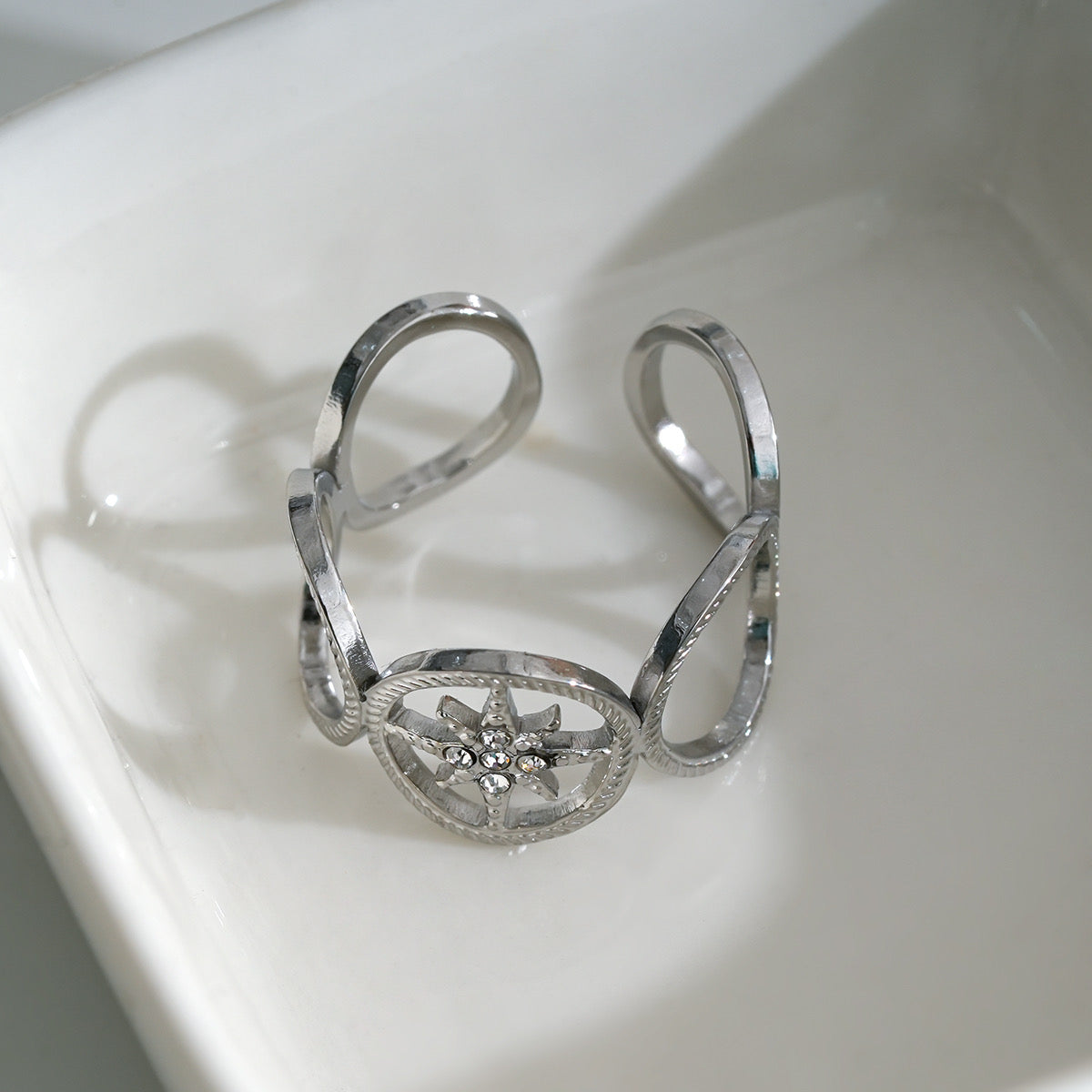 Bague Argentée Multi Cercle Avec Etoile Incrustée de Strass
