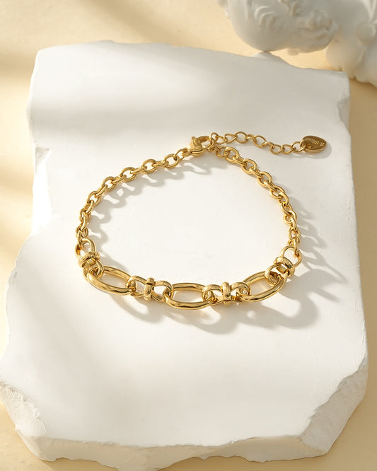 Bracelet Doré Avec Large Maillons Et Nœuds