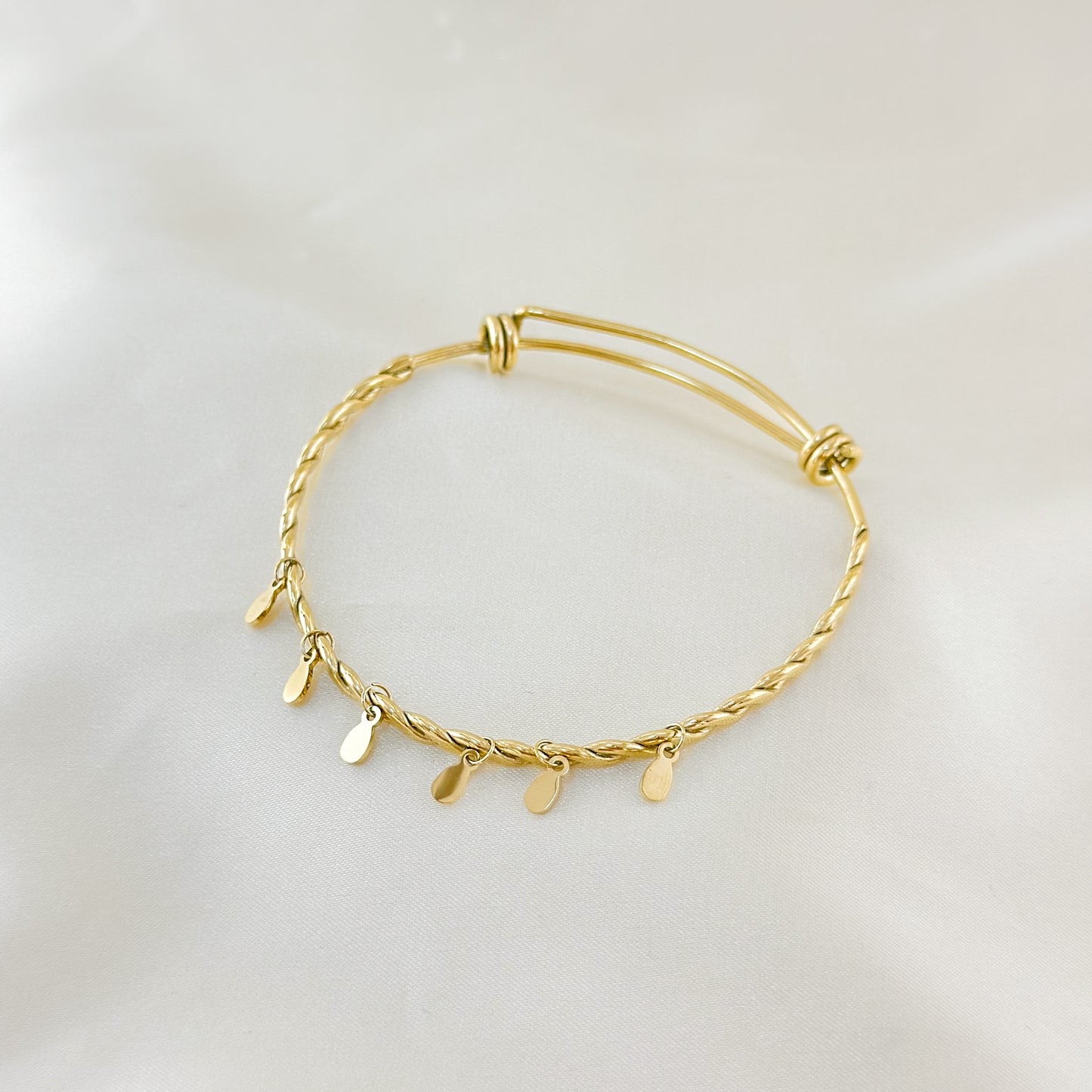 Bracelet Doré Jonc Ajustable Fil Torsadé Avec Multi Pendantes Gouttes