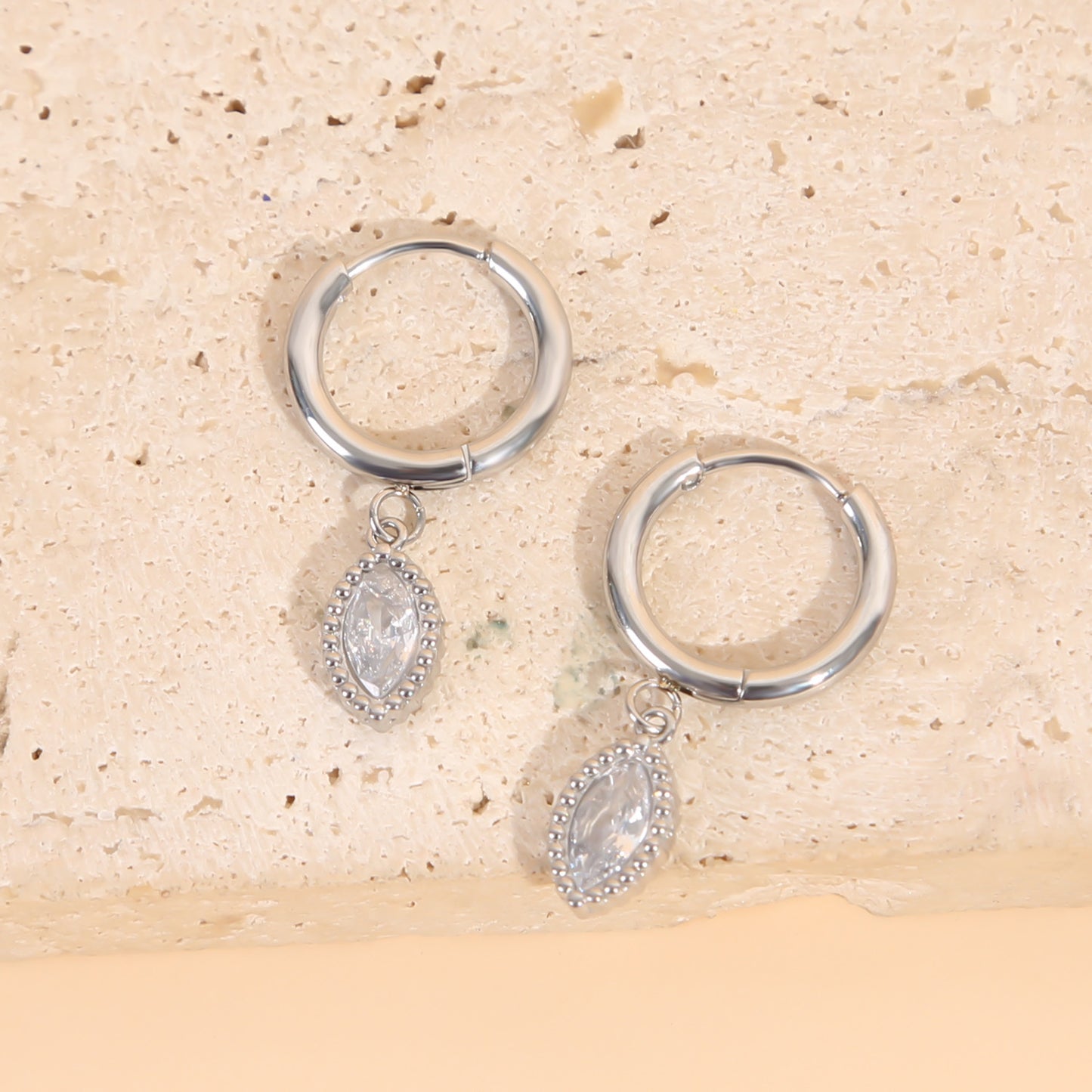 Créoles Argentées Goutte Zircon