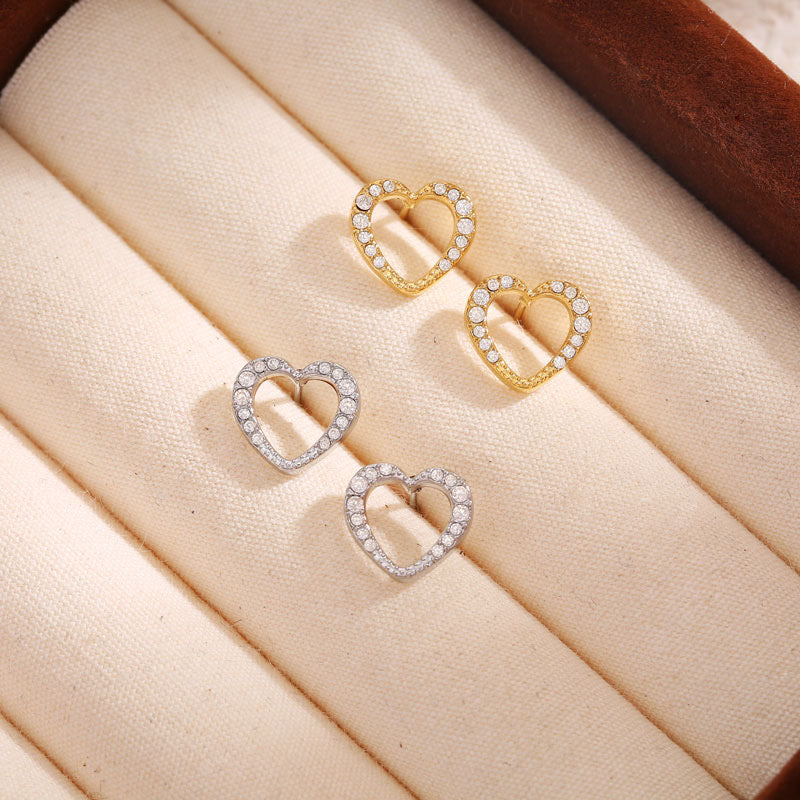 Clous D'oreilles Argentés Coeur Strassé Ajusté.