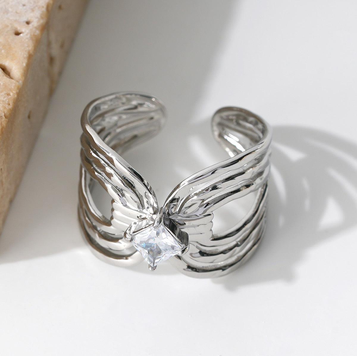 Bague Argentée Ouverte Multi Bandes Avec Strass Losange Sur Nœud