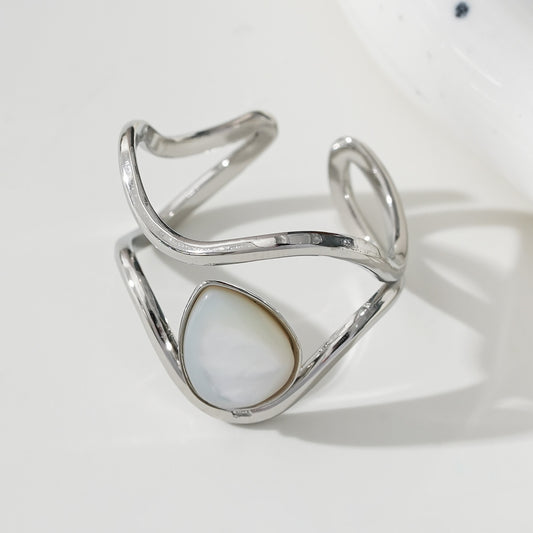 Bague Argentée Ouverte Large Creuse Avec Pierre Goutte Nacre Blanche
