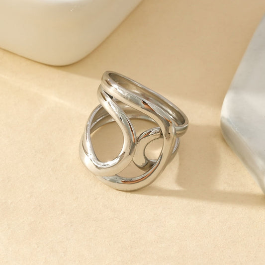 Bague Argentée Entrelacé Moderne