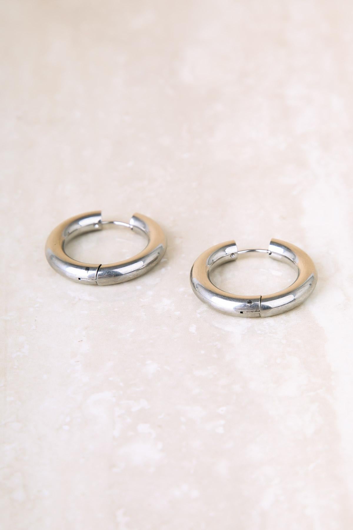 Boucles d'oreilles créoles argentées