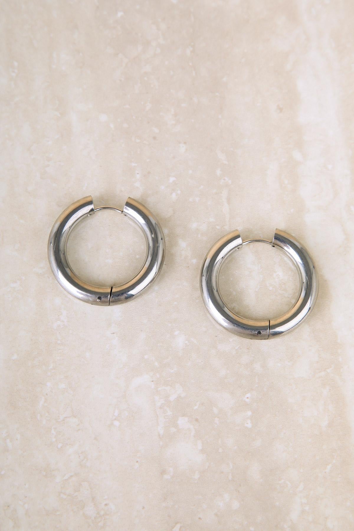 Boucles d'oreilles créoles argentées