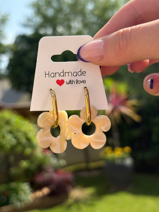 Boucles d’oreilles, dorées, fleurs